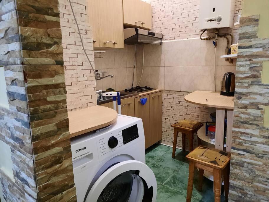 Nataly Apartament-Old Tbilisi Center Luaran gambar